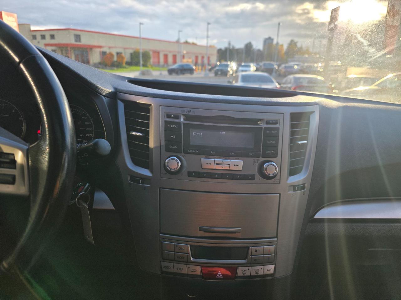 2013 Subaru Outback 2.5i Touring Package Sunroof | Heated Seats | Power Seats | Bluetooth Photo