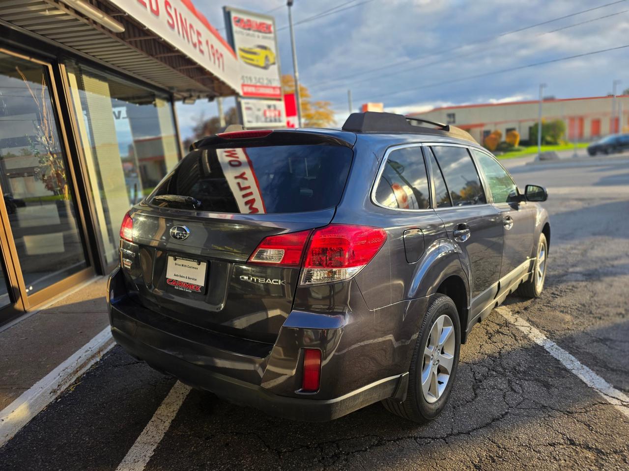 2013 Subaru Outback 2.5i Touring Package Sunroof | Heated Seats | Power Seats | Bluetooth Photo4