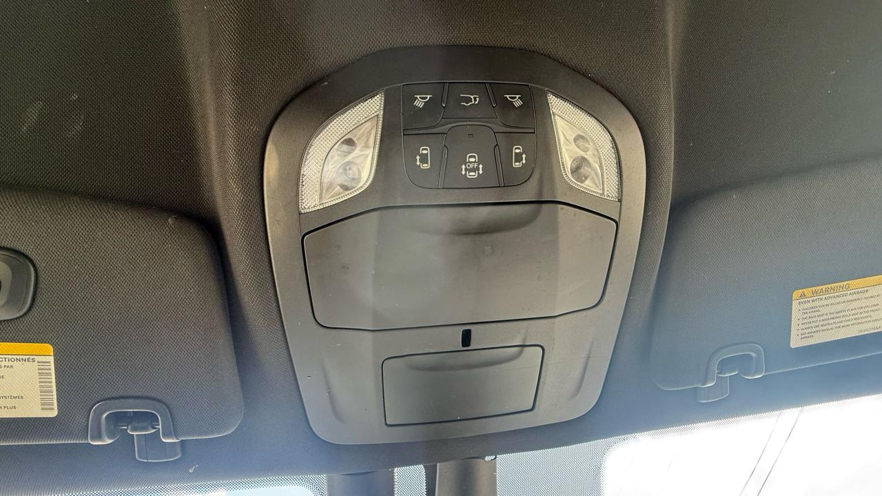 2022 Chrysler Pacifica Touring - Photo #16