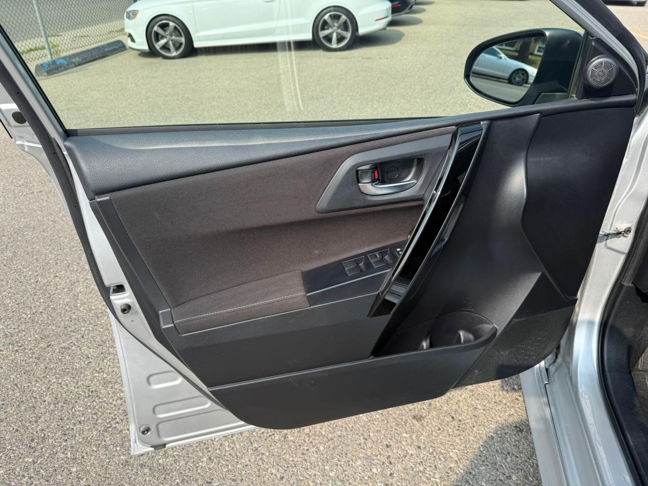 2018 Toyota Corolla iM Hatchback, Low Km's, Ready for Winter - Photo #14
