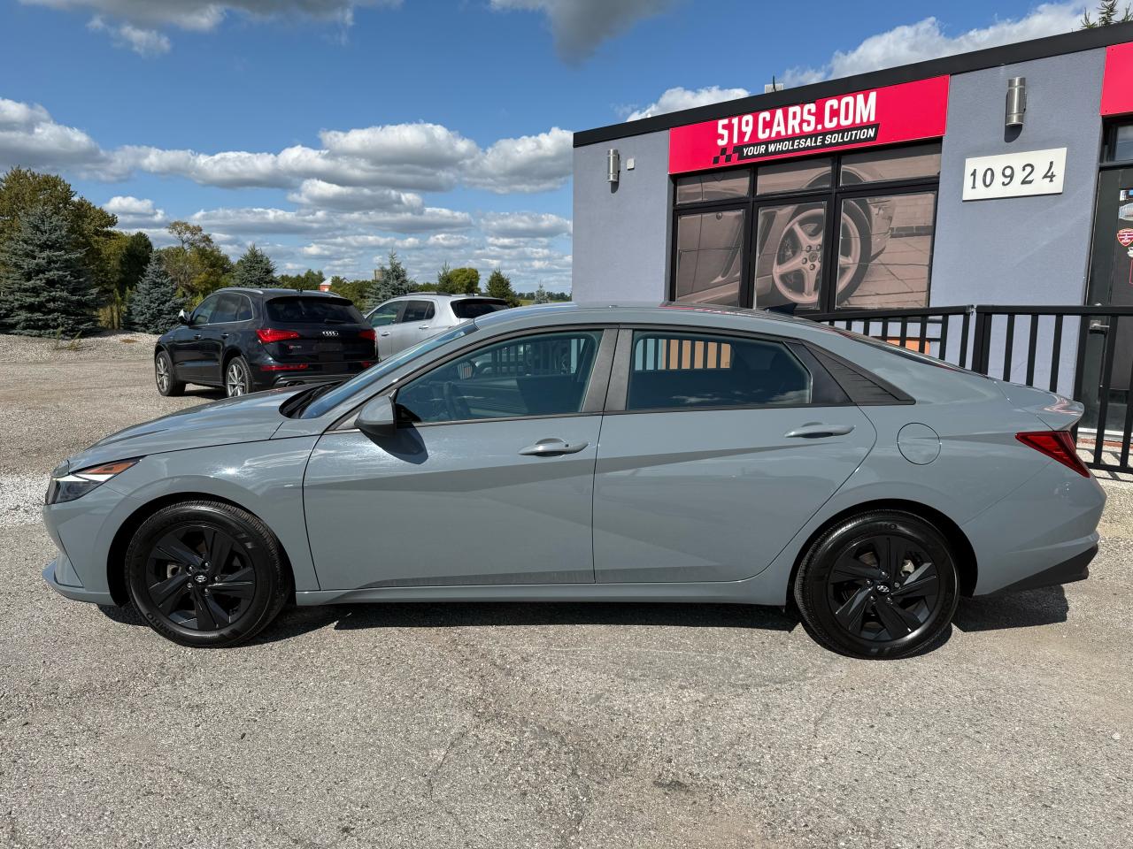 2022 Hyundai Elantra Preferred | Backup Camera | Lane Keep Assist - Photo #2