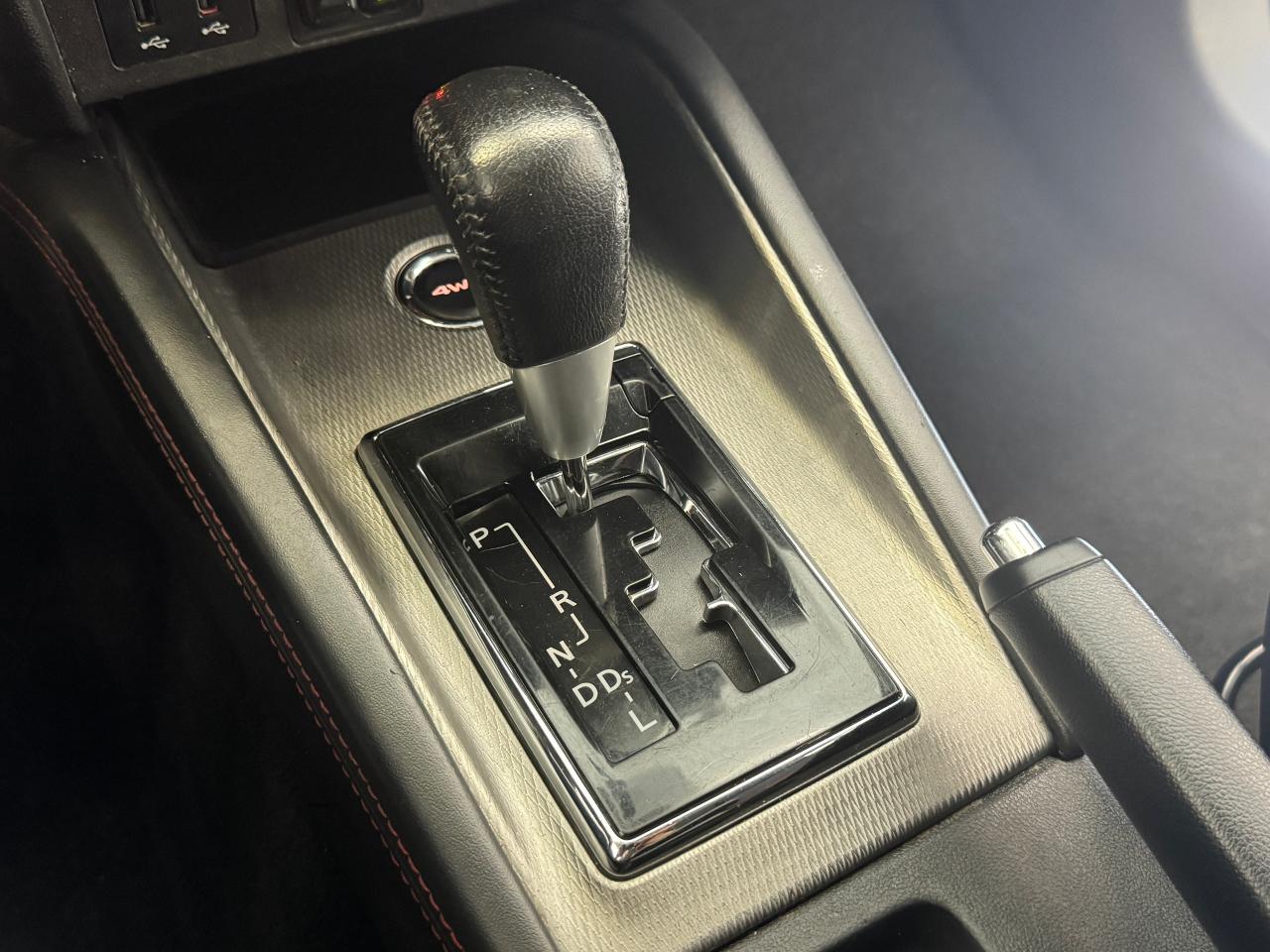 2018 Mitsubishi RVR SE AWC+New Tires+Camera+Heated Seats+Clean Carfax - Photo #32