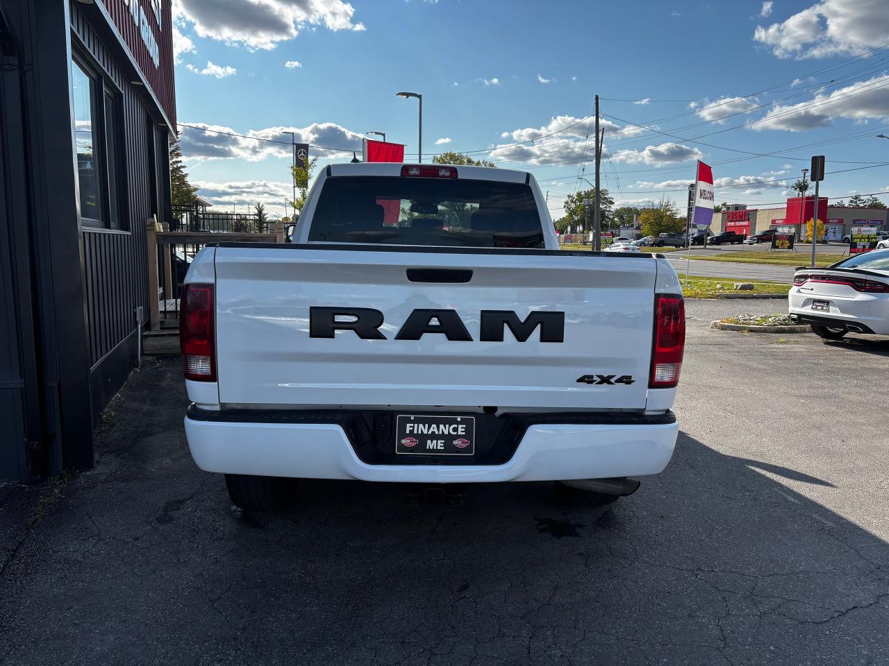 2019 RAM 1500 Classic Express 4x4 Quad Cab 6'4" Box - Photo #4