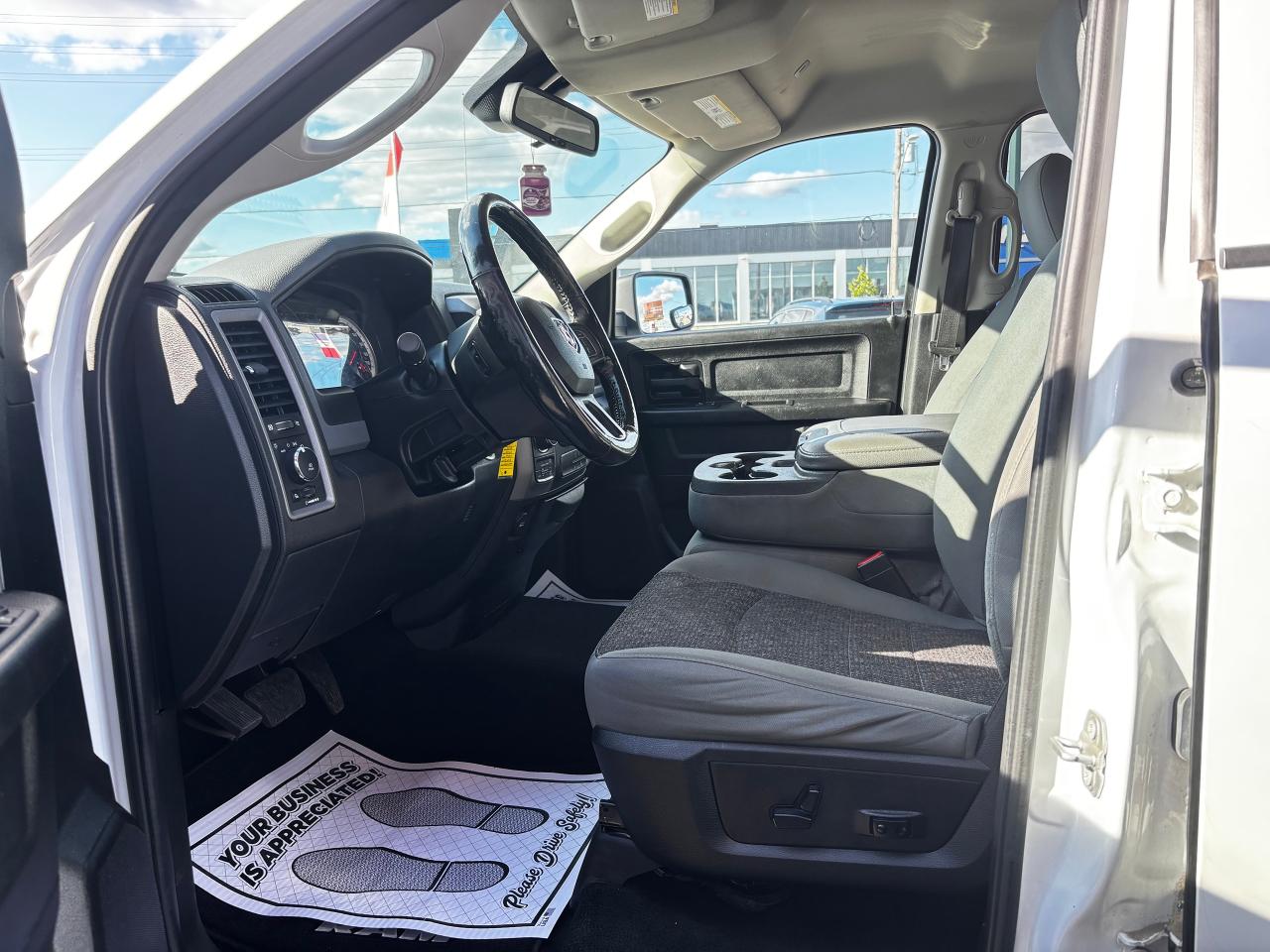 2019 RAM 1500 Classic Express 4x4 Quad Cab 6'4" Box - Photo #6