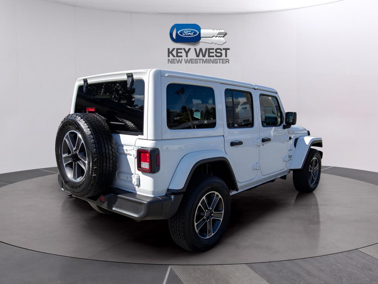 2023 Jeep Wrangler Sahara 4 Door 4x4 Photo4