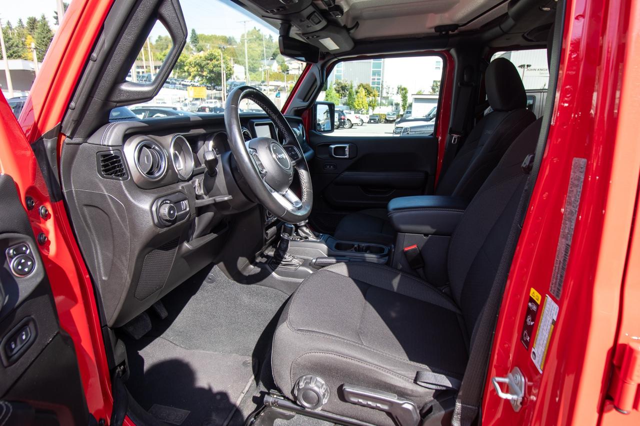 2023 Jeep Wrangler Sahara Photo5