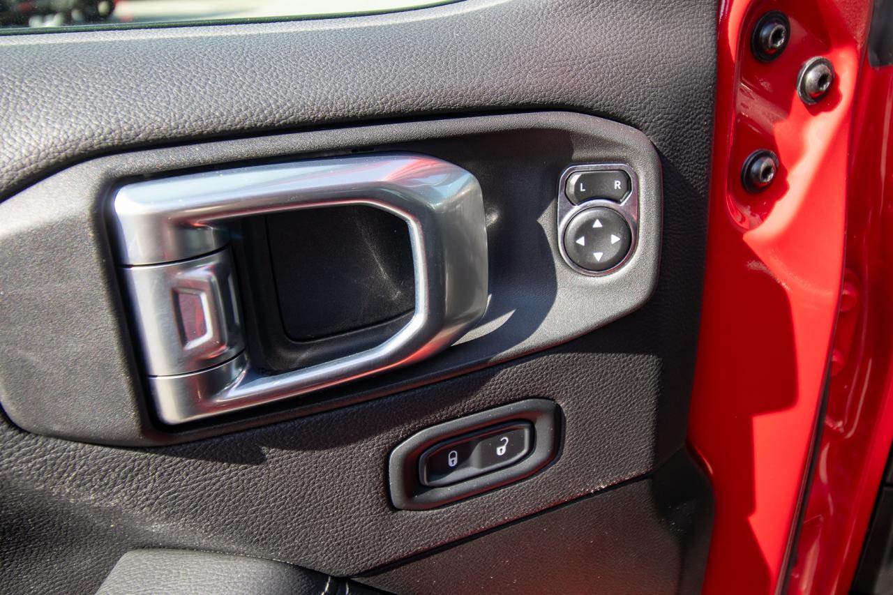 2023 Jeep Wrangler Sahara Photo5