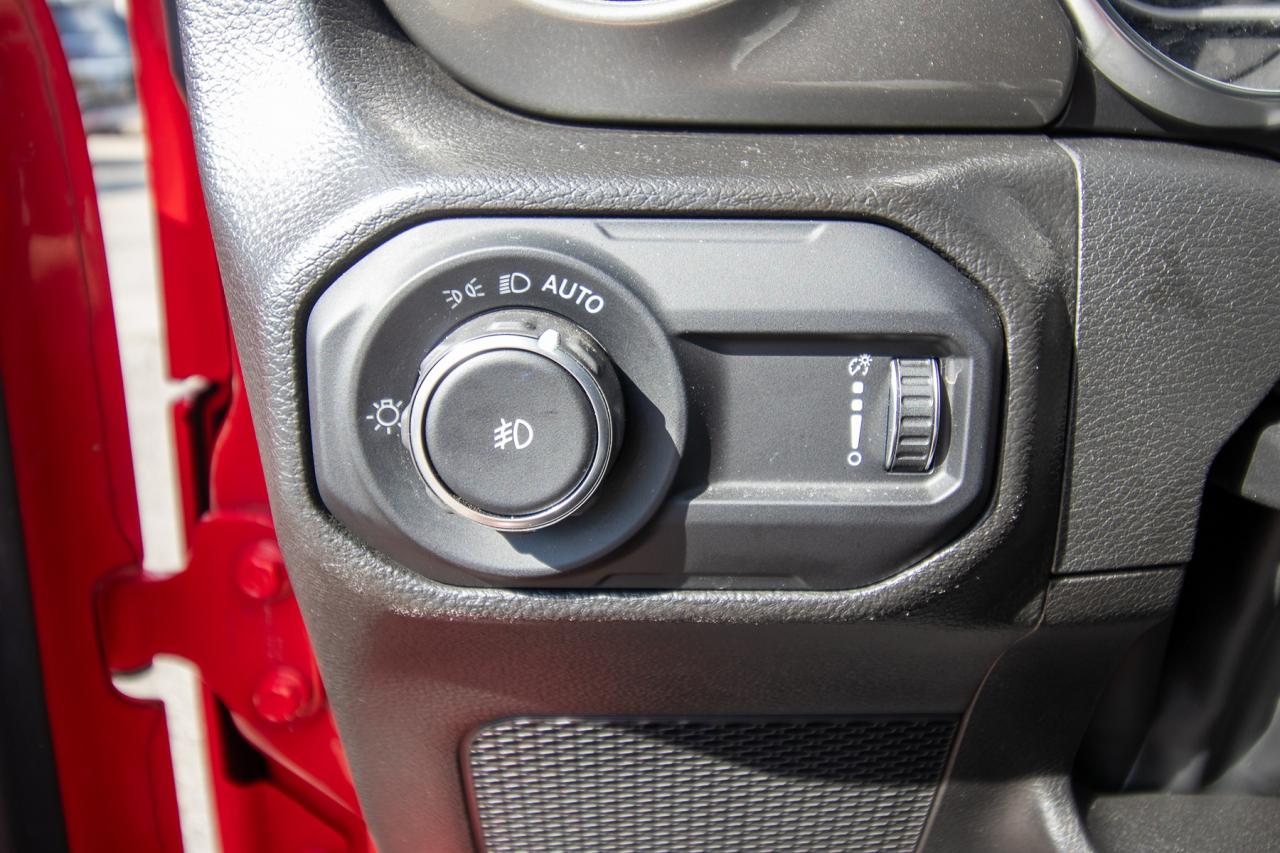 2023 Jeep Wrangler Sahara Photo5