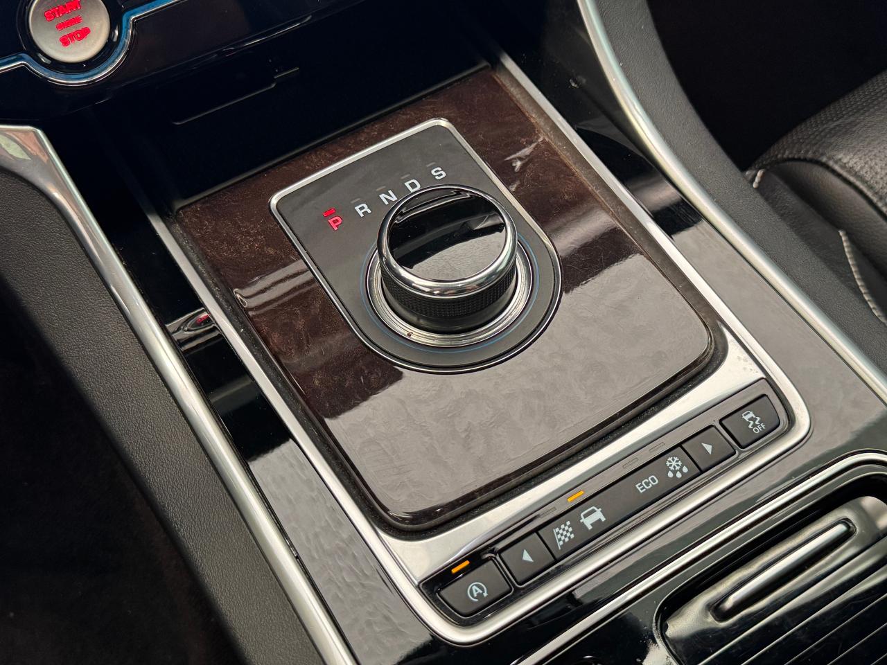 2017 Jaguar XF 35t R-Sport+Adaptive Cruise+Lane Keep+Cooled Leath - Photo #34
