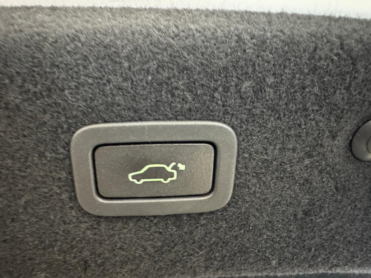 2017 Jaguar XF 35t R-Sport+Adaptive Cruise+Lane Keep+Cooled Leath - Photo #4
