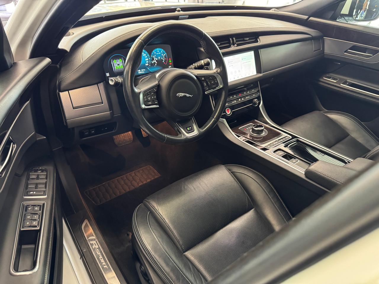 2017 Jaguar XF 35t R-Sport+Adaptive Cruise+Lane Keep+Cooled Leath - Photo #20