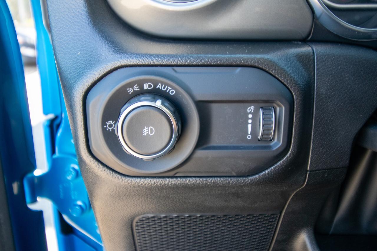 2023 Jeep Wrangler Sahara Photo5