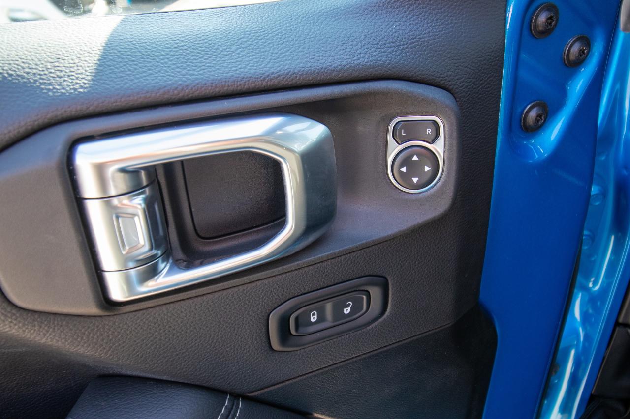 2023 Jeep Wrangler Sahara Photo5