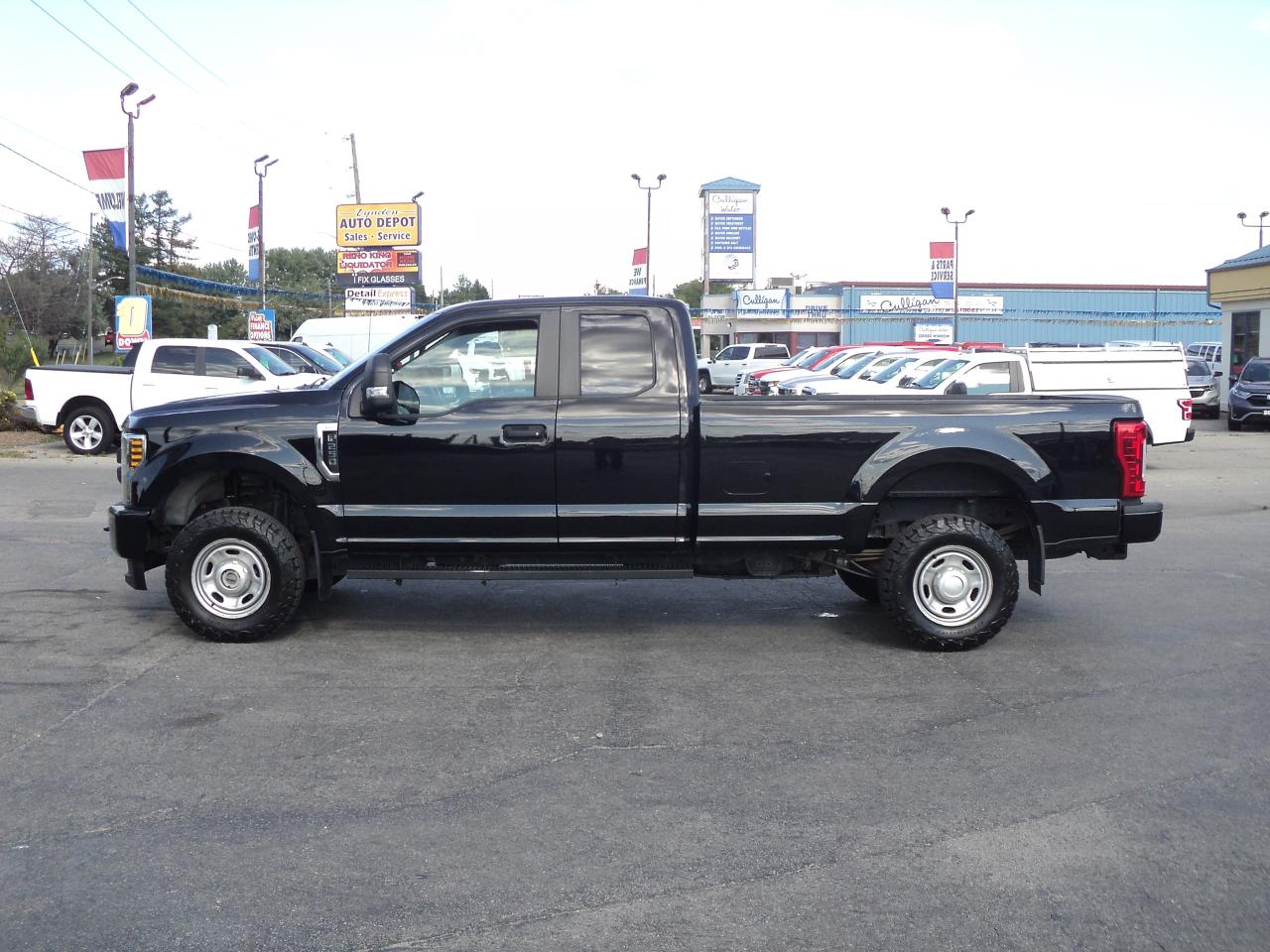 2019 Ford SUPER DUTY F-250 SRW XL SuperCab 4WD 6.2L8cyl Gas 8' Box BackUpCam Photo4