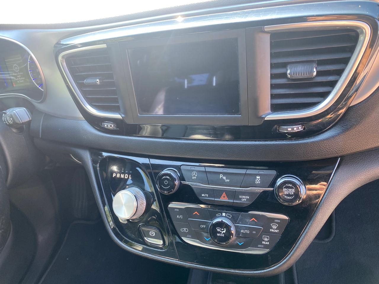 2019 Chrysler Pacifica Touring-L - Photo #34
