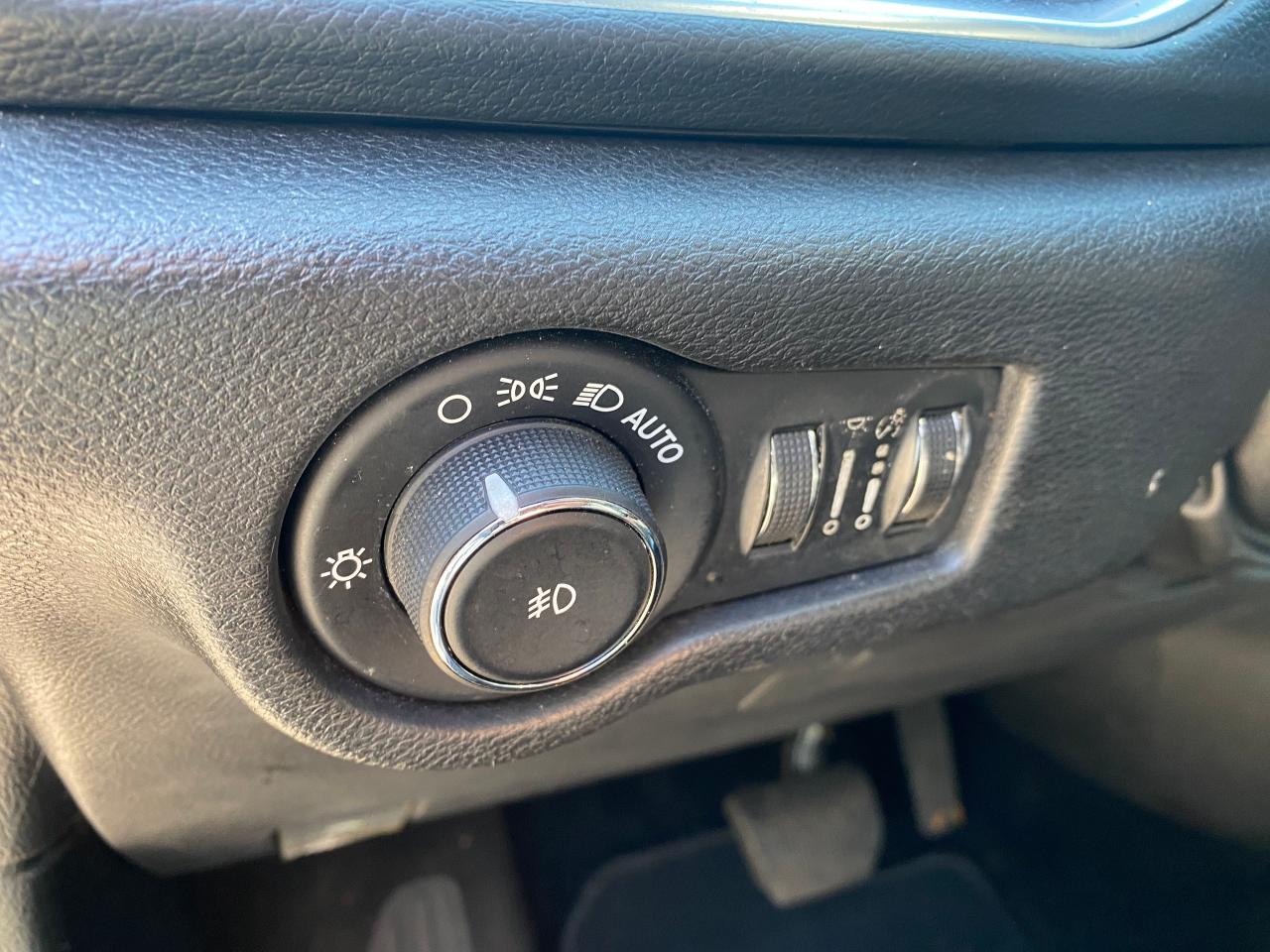 2019 Chrysler Pacifica Touring-L - Photo #39
