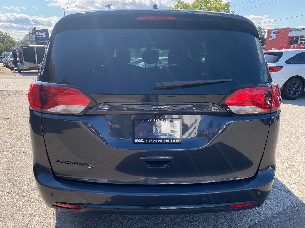 2019 Chrysler Pacifica Touring-L - Photo #4