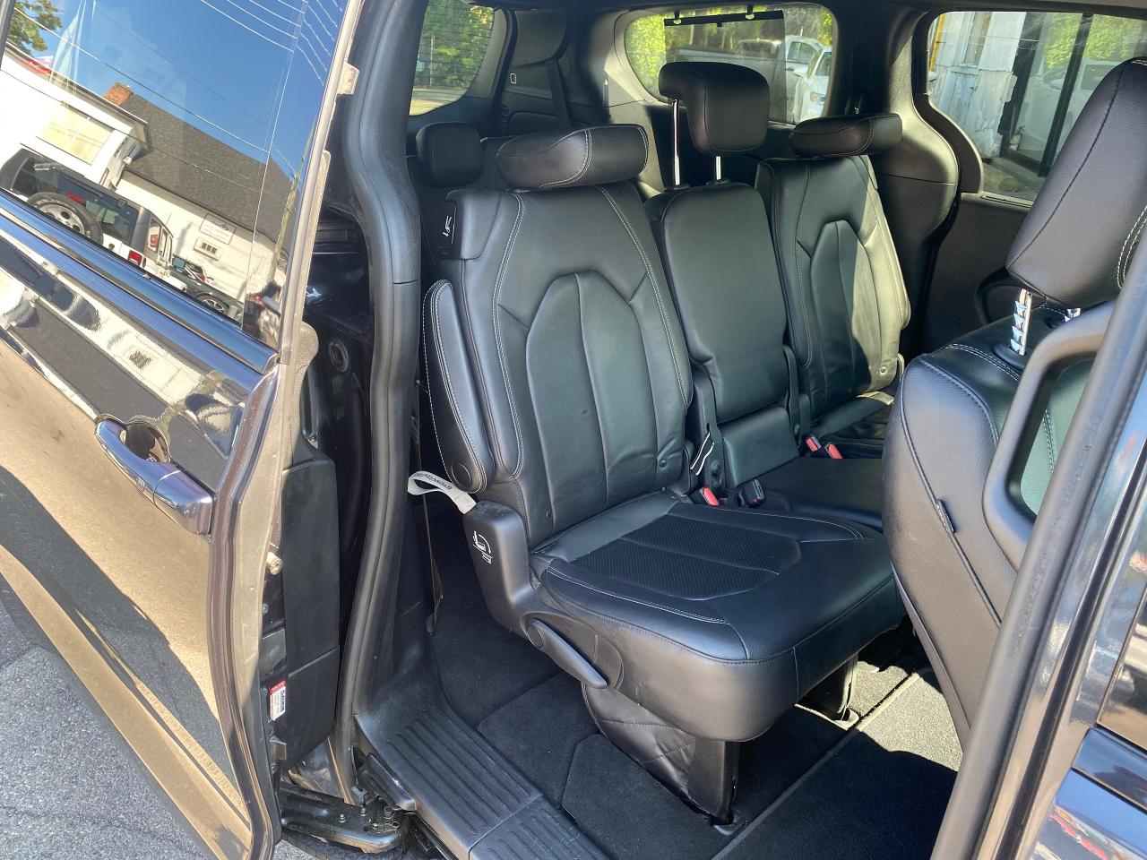 2019 Chrysler Pacifica Touring-L - Photo #23