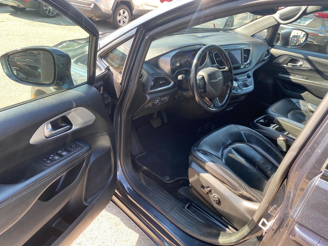2019 Chrysler Pacifica Touring-L - Photo #36