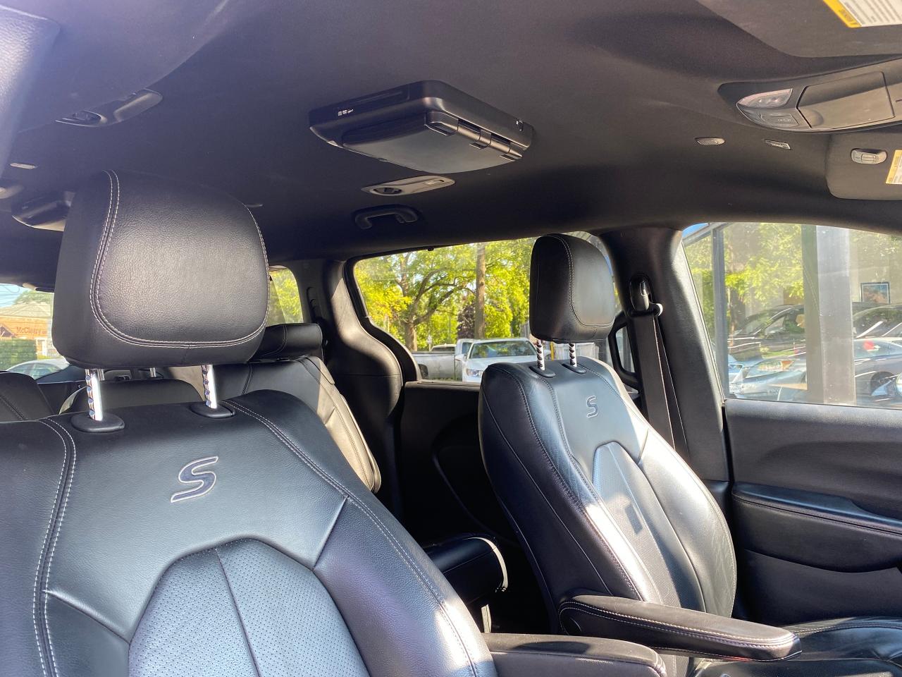 2019 Chrysler Pacifica Touring-L - Photo #30