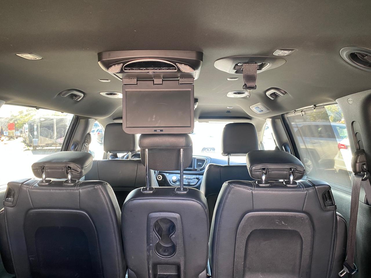 2019 Chrysler Pacifica Touring-L - Photo #22