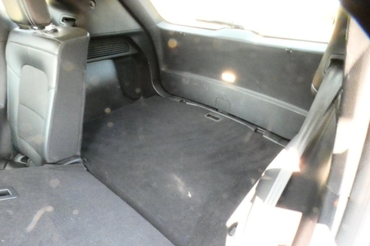 2024 Ford Escape PHEV FWD HYBRID w/Htd L.wrap, NAV, BUC - Photo #9