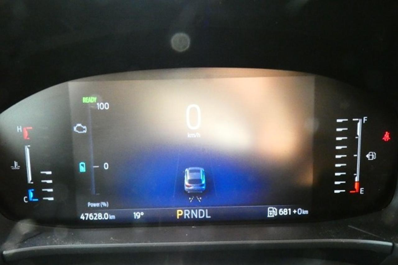 2024 Ford Escape PHEV FWD HYBRID w/Htd L.wrap, NAV, BUC - Photo #13