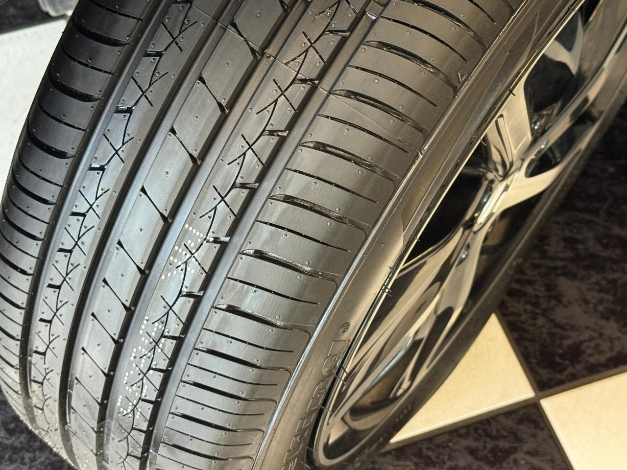 2019 Honda HR-V Sport AWD+New Tires+Brakes+CLEAN CARFAX - Photo #4