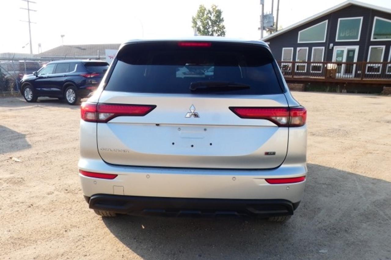 2024 Mitsubishi Outlander ES S-AWC w/Htd cloth, BUC - Photo #7