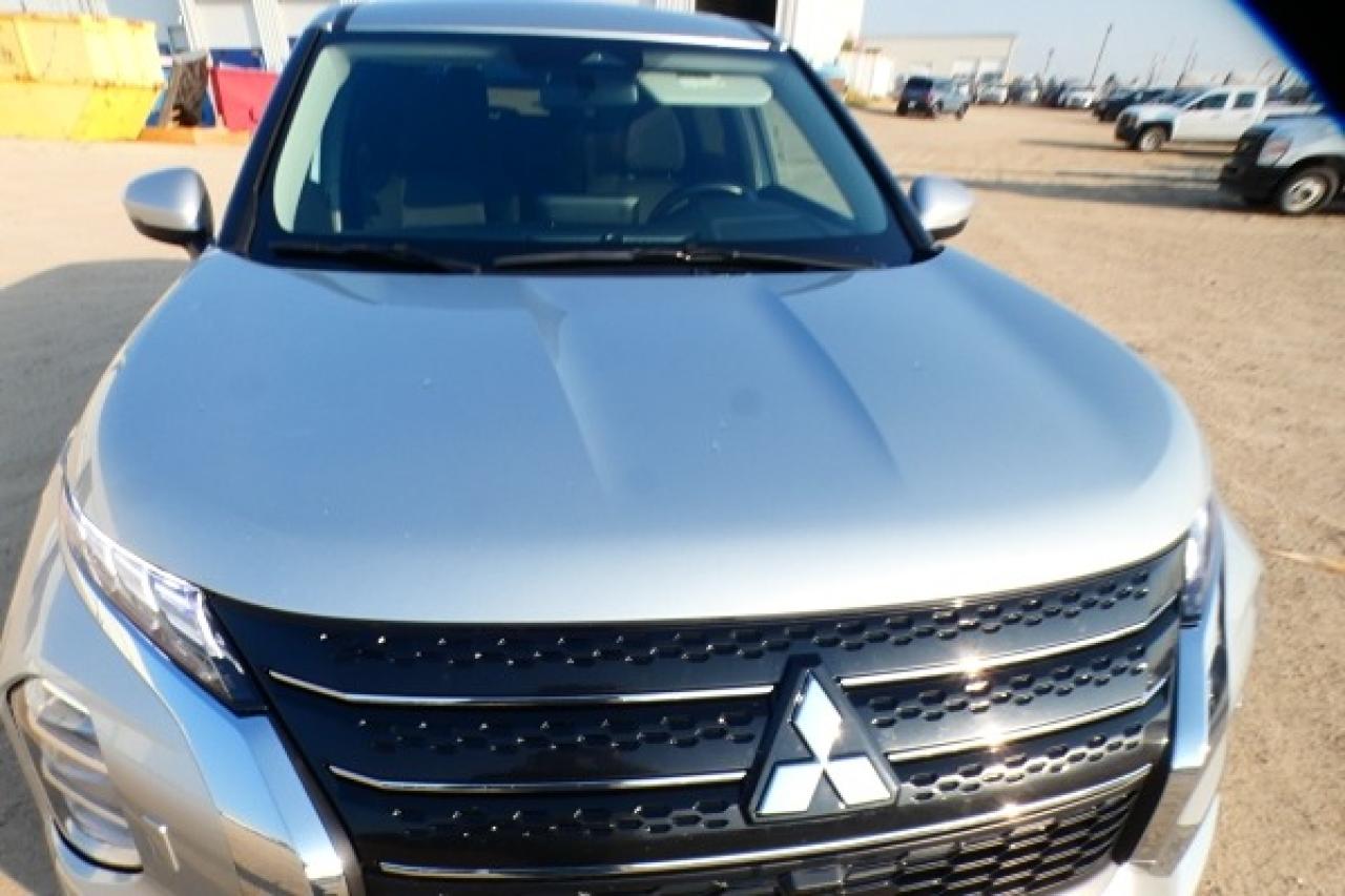 2024 Mitsubishi Outlander ES S-AWC w/Htd cloth, BUC - Photo #25
