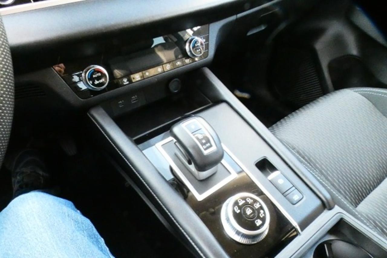 2024 Mitsubishi Outlander ES S-AWC w/Htd cloth, BUC - Photo #16