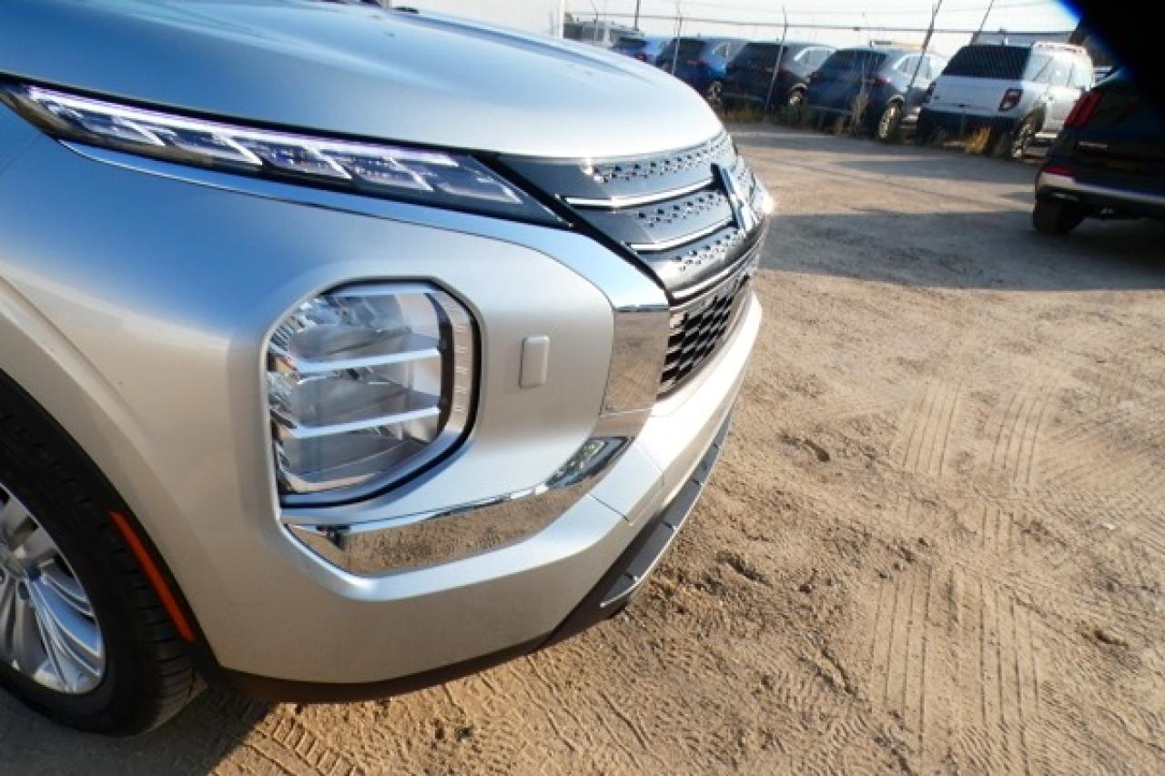 2024 Mitsubishi Outlander ES S-AWC w/Htd cloth, BUC - Photo #31