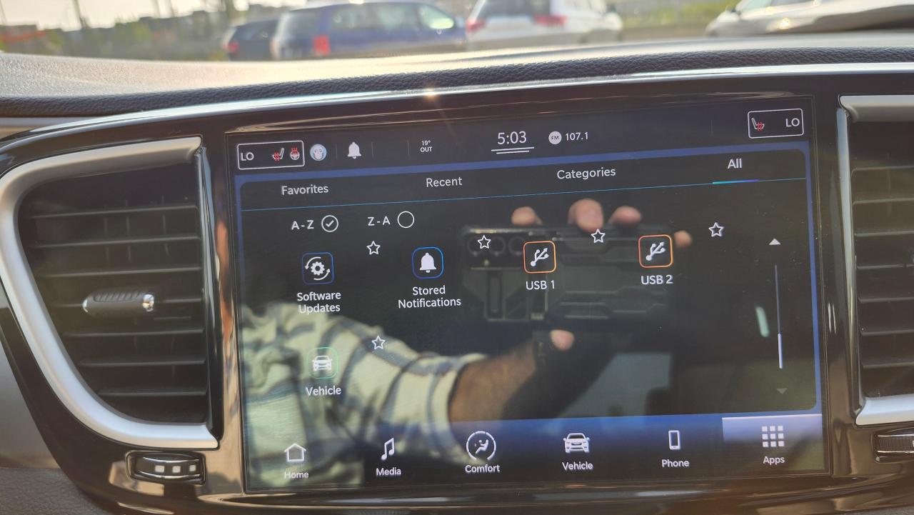 2021 Chrysler Pacifica Touring-L, Leather, Remote Start, Bu Cam 7 Pass - Photo #16