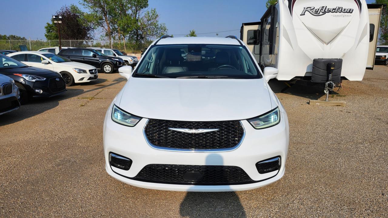 2021 Chrysler Pacifica Touring-L, Leather, Remote Start, Bu Cam 7 Pass - Photo #2