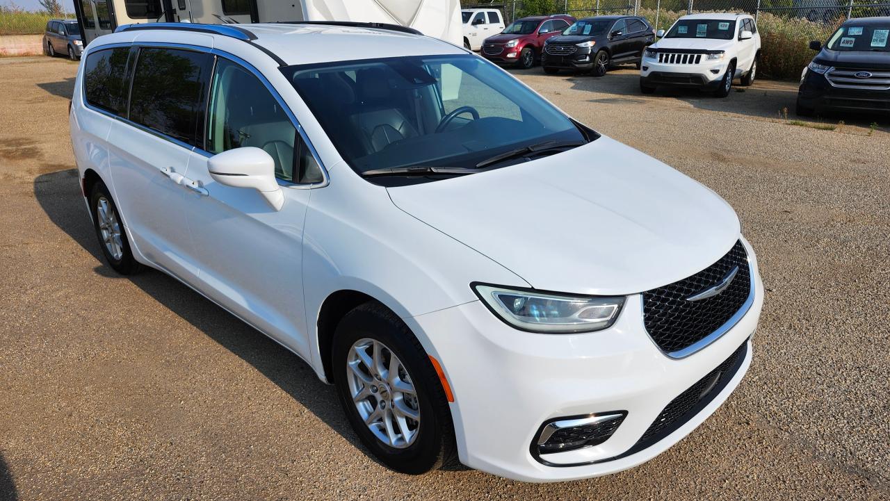 2021 Chrysler Pacifica Touring-L, Leather, Remote Start, Bu Cam 7 Pass - Photo #3
