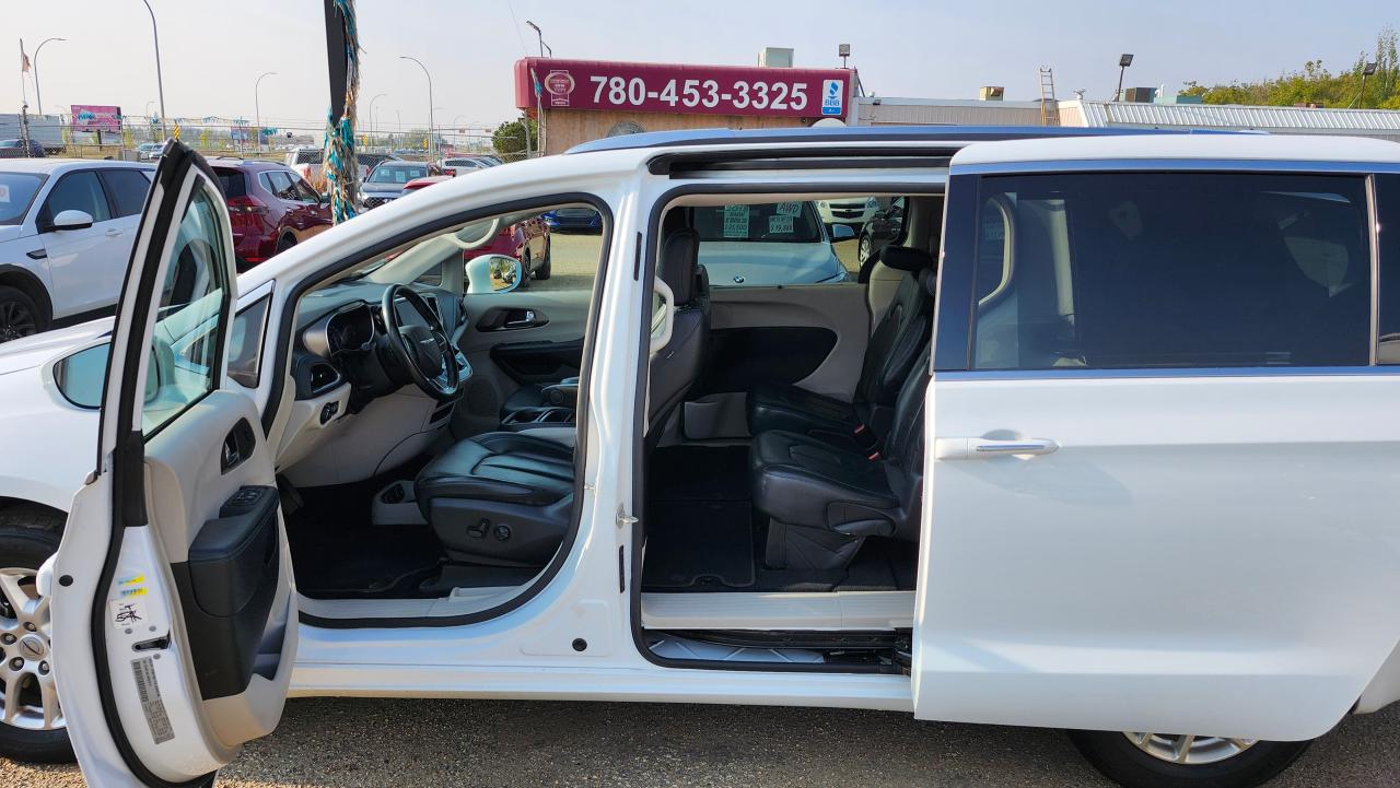 2021 Chrysler Pacifica Touring-L, Leather, Remote Start, Bu Cam 7 Pass - Photo #5