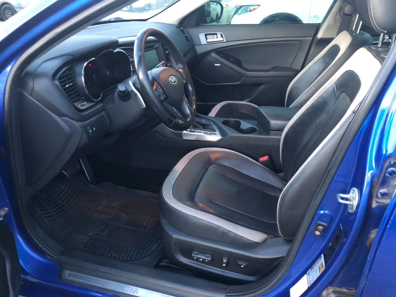 2012 Kia Optima SX certified with 3 years warranty included. - Photo #11