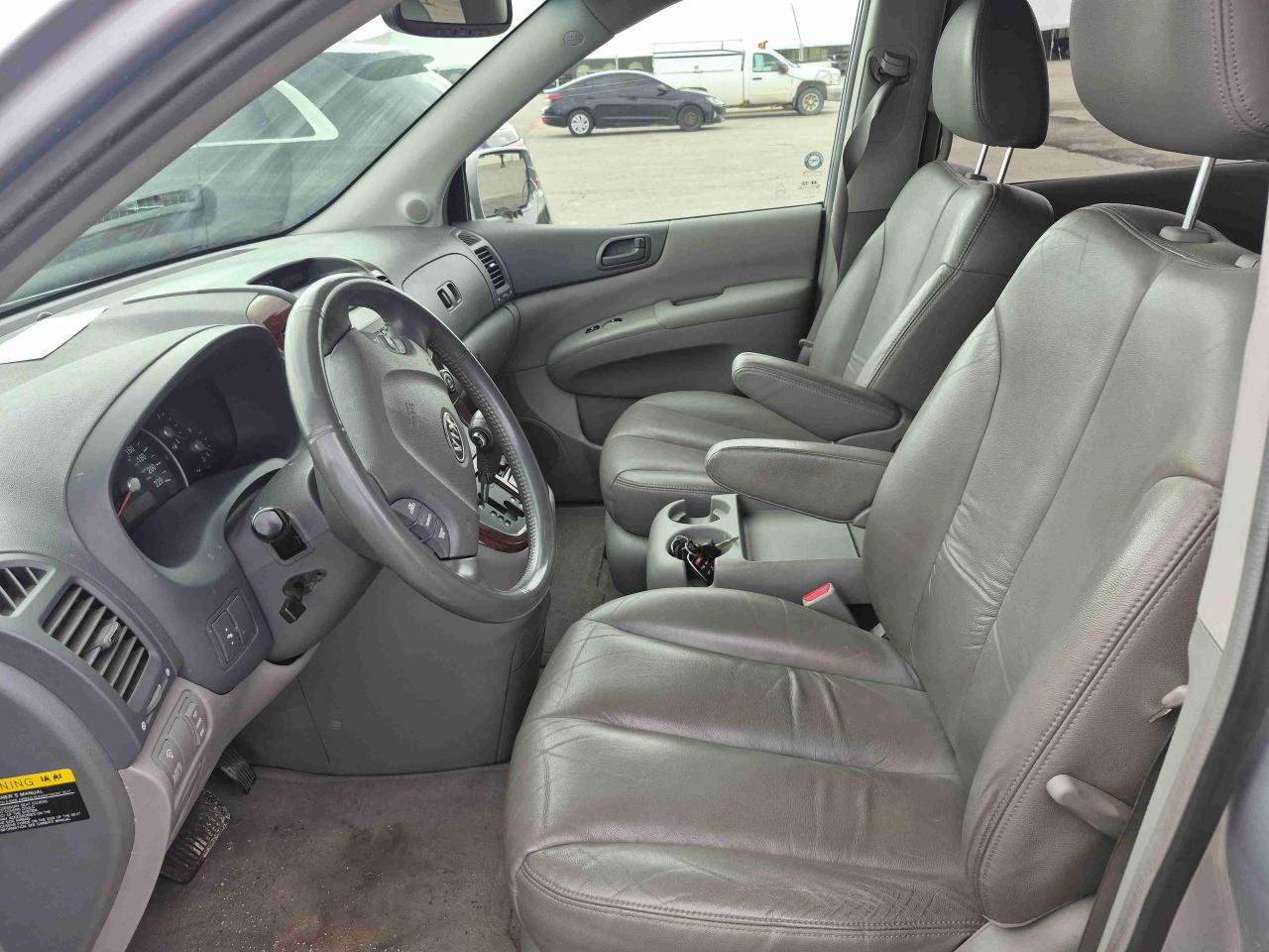 2006 Kia Sedona EX - Photo #8