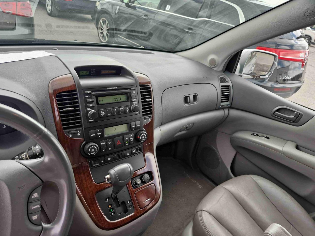 2006 Kia Sedona EX - Photo #10