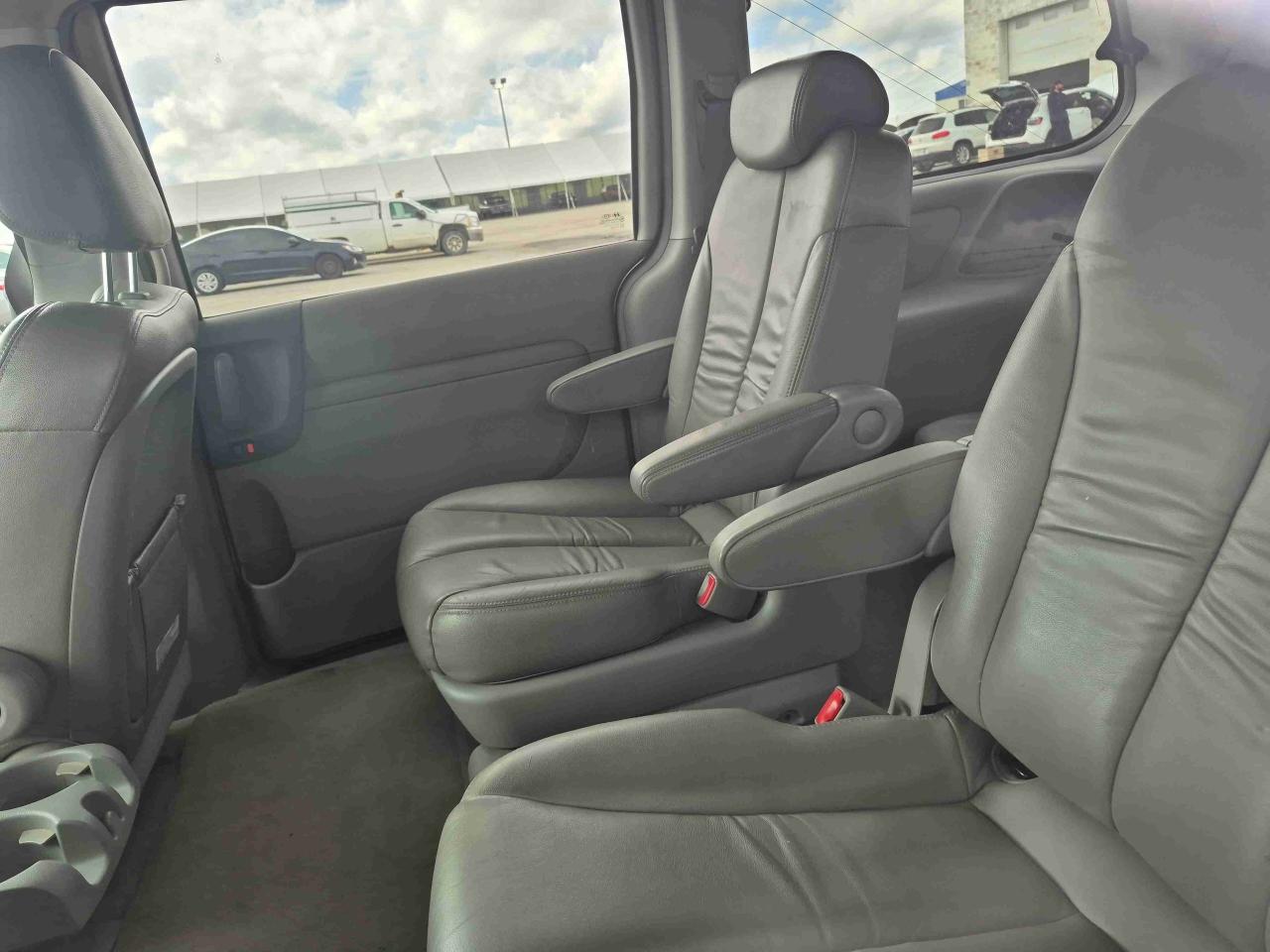 2006 Kia Sedona EX - Photo #12