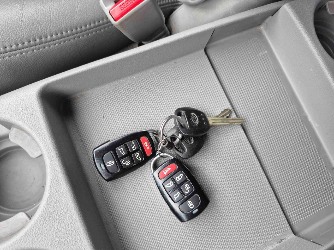 2006 Kia Sedona EX - Photo #11