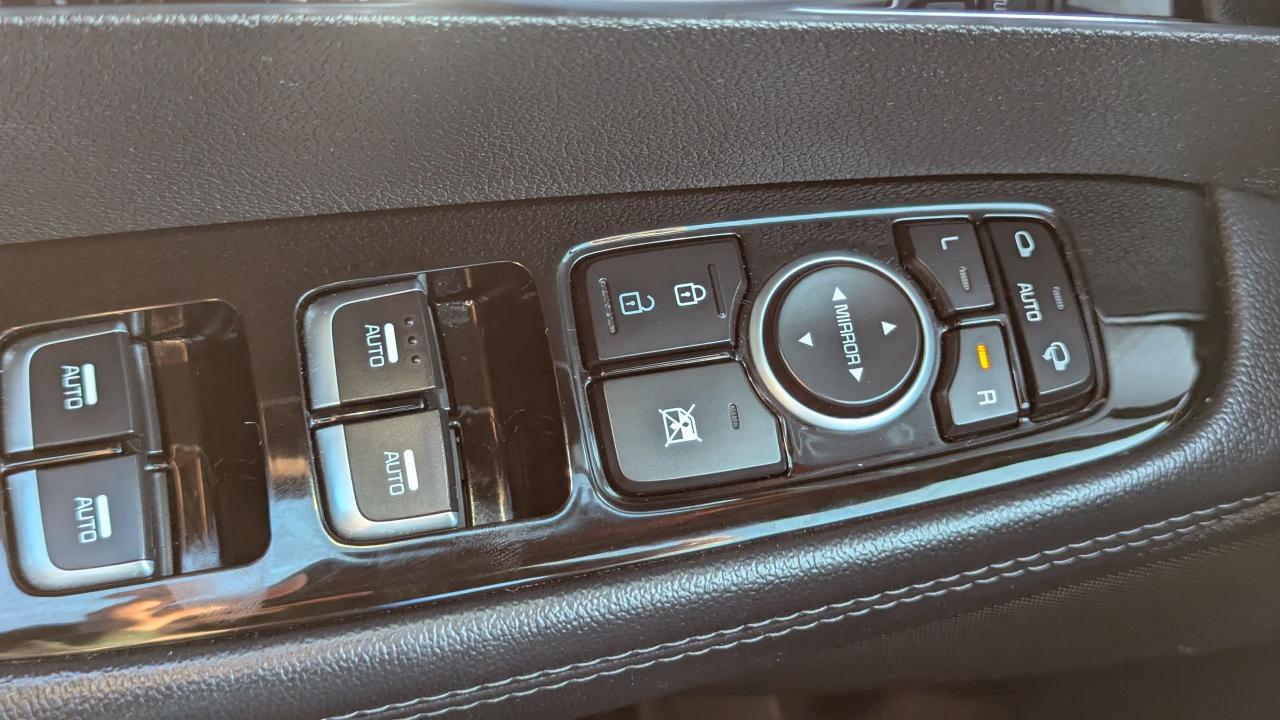 2017 Kia Sorento SX TURBO - Photo #16