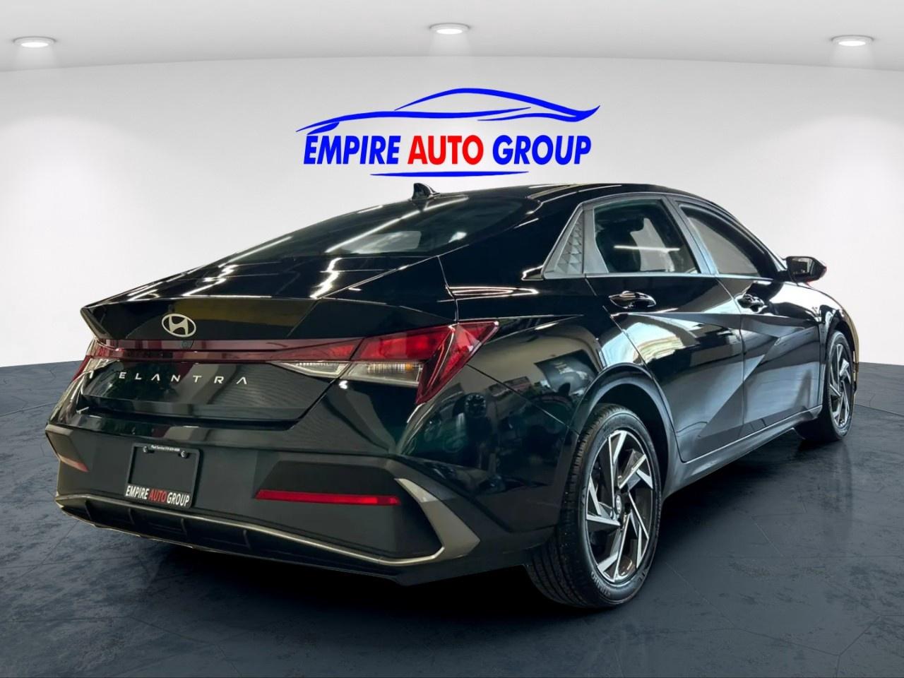 2025 Hyundai Elantra SEL Photo