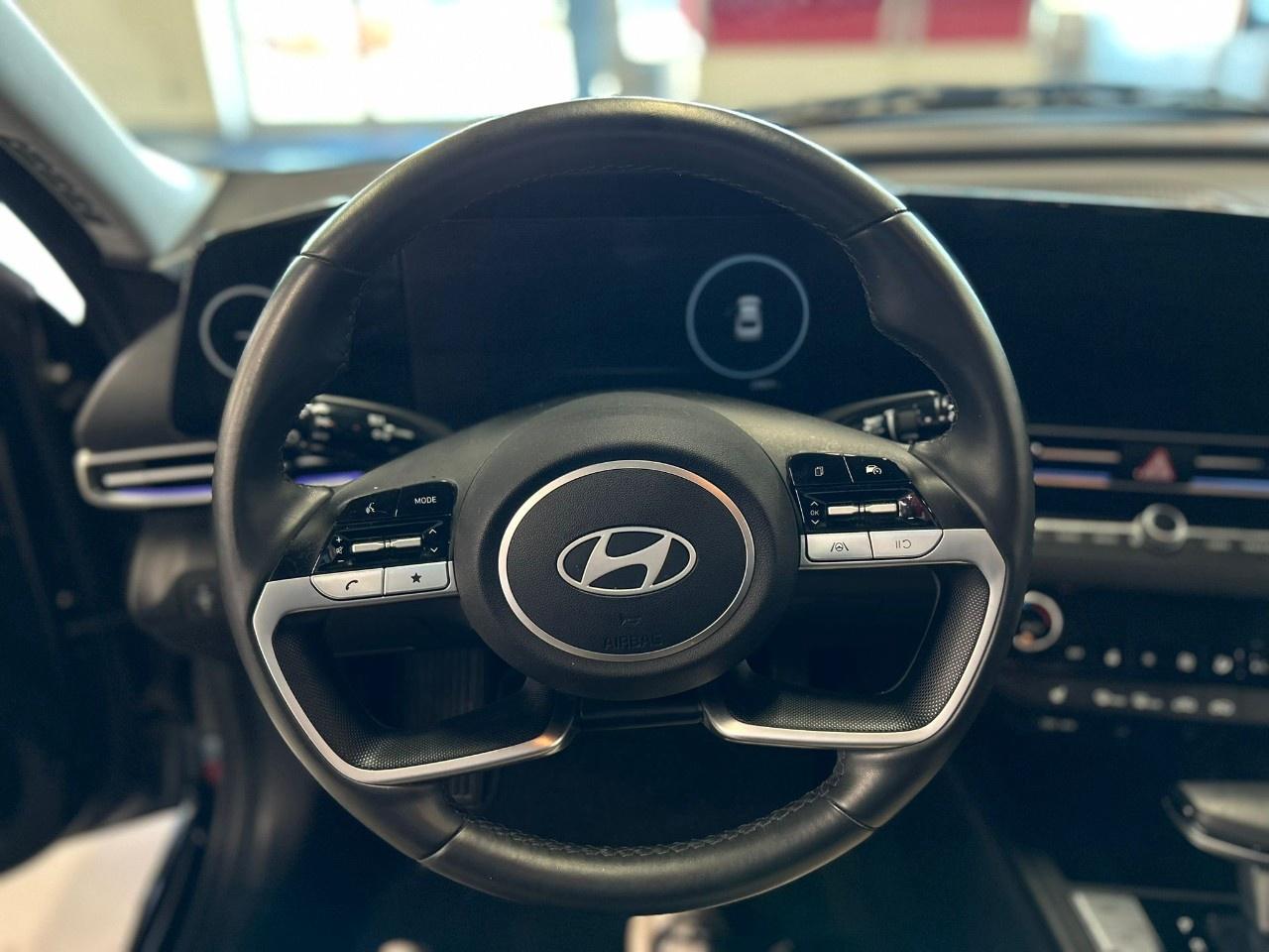 2025 Hyundai Elantra SEL Photo