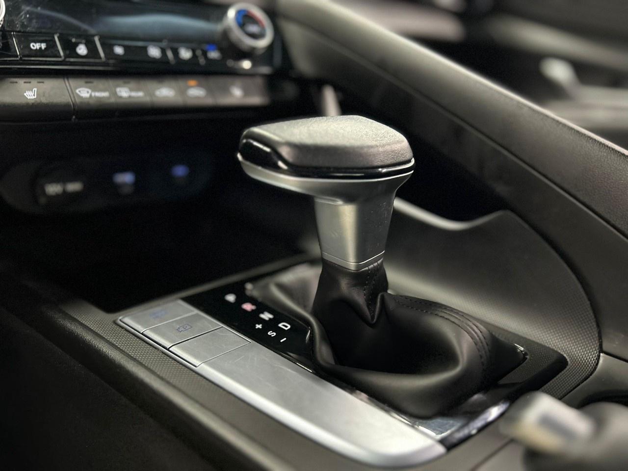 2025 Hyundai Elantra SEL Photo