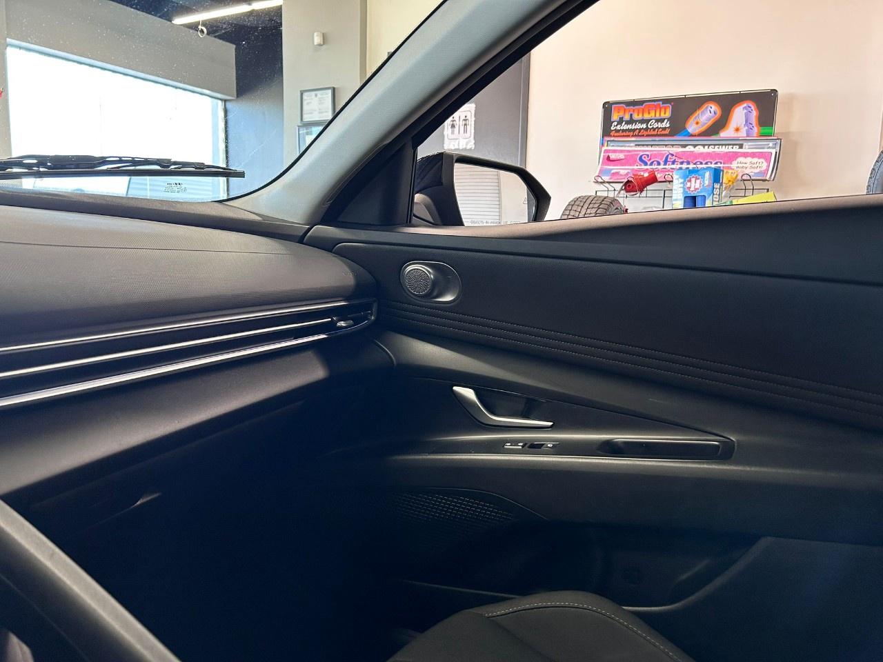 2025 Hyundai Elantra SEL Photo