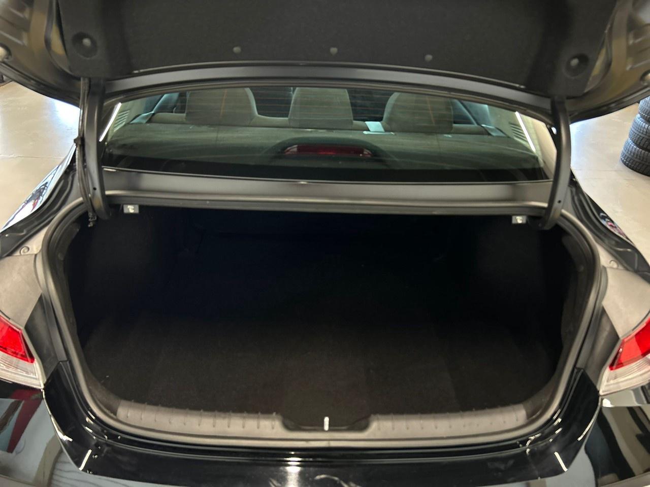 2025 Hyundai Elantra SEL Photo