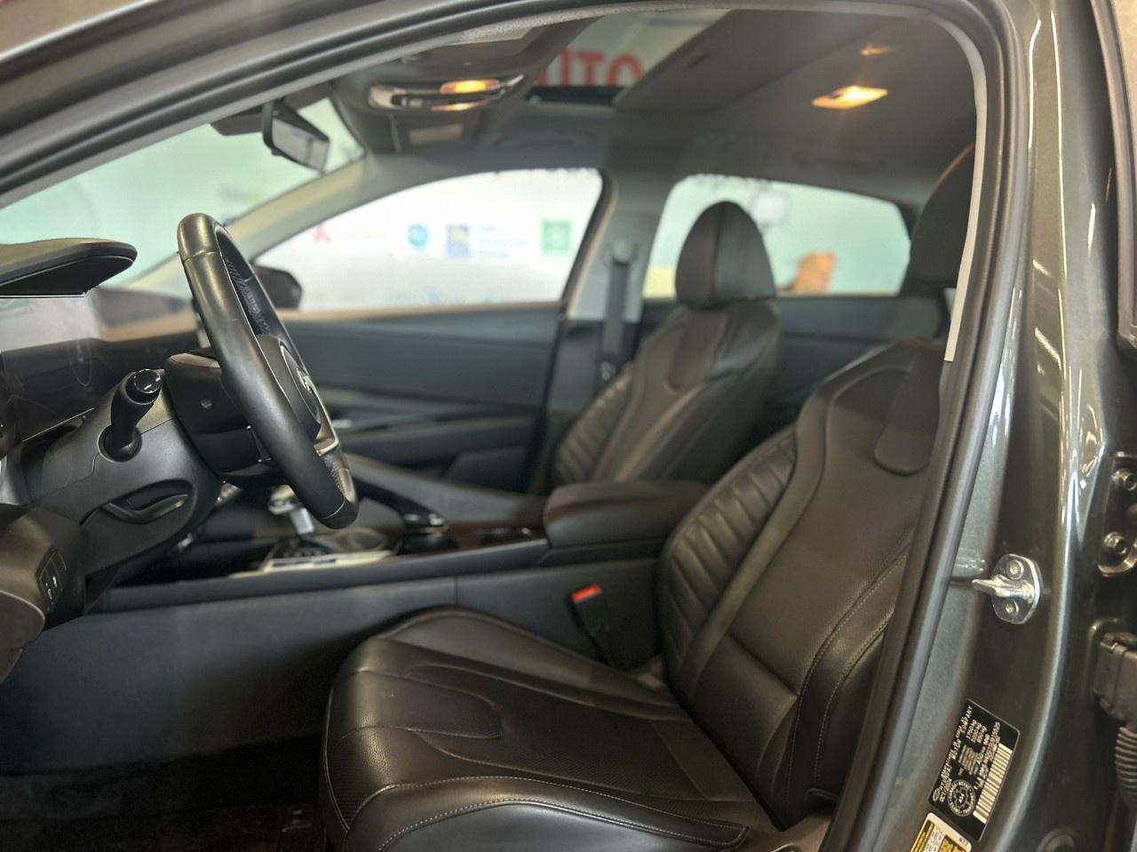 2025 Hyundai Elantra SEL Photo