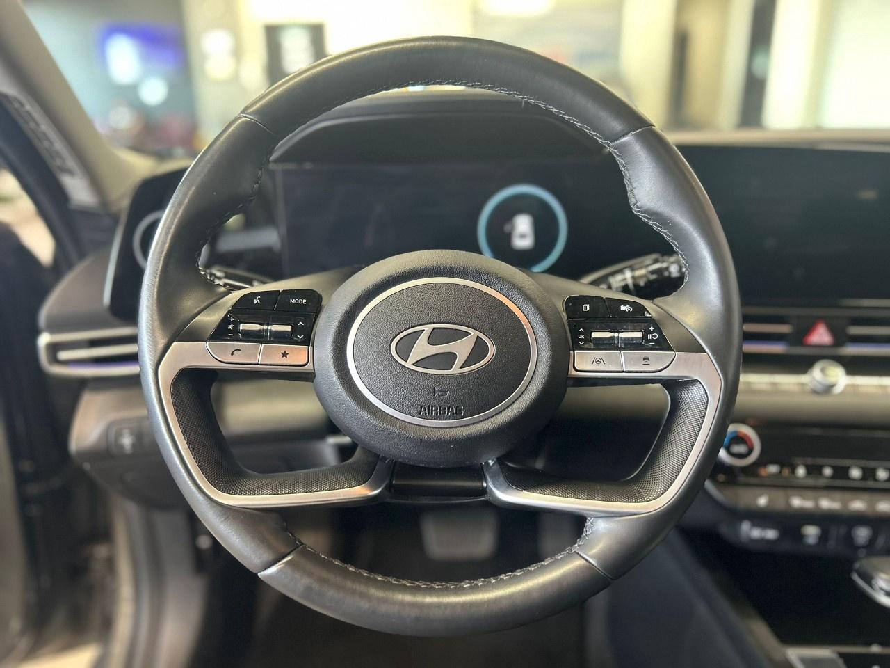 2025 Hyundai Elantra SEL Photo