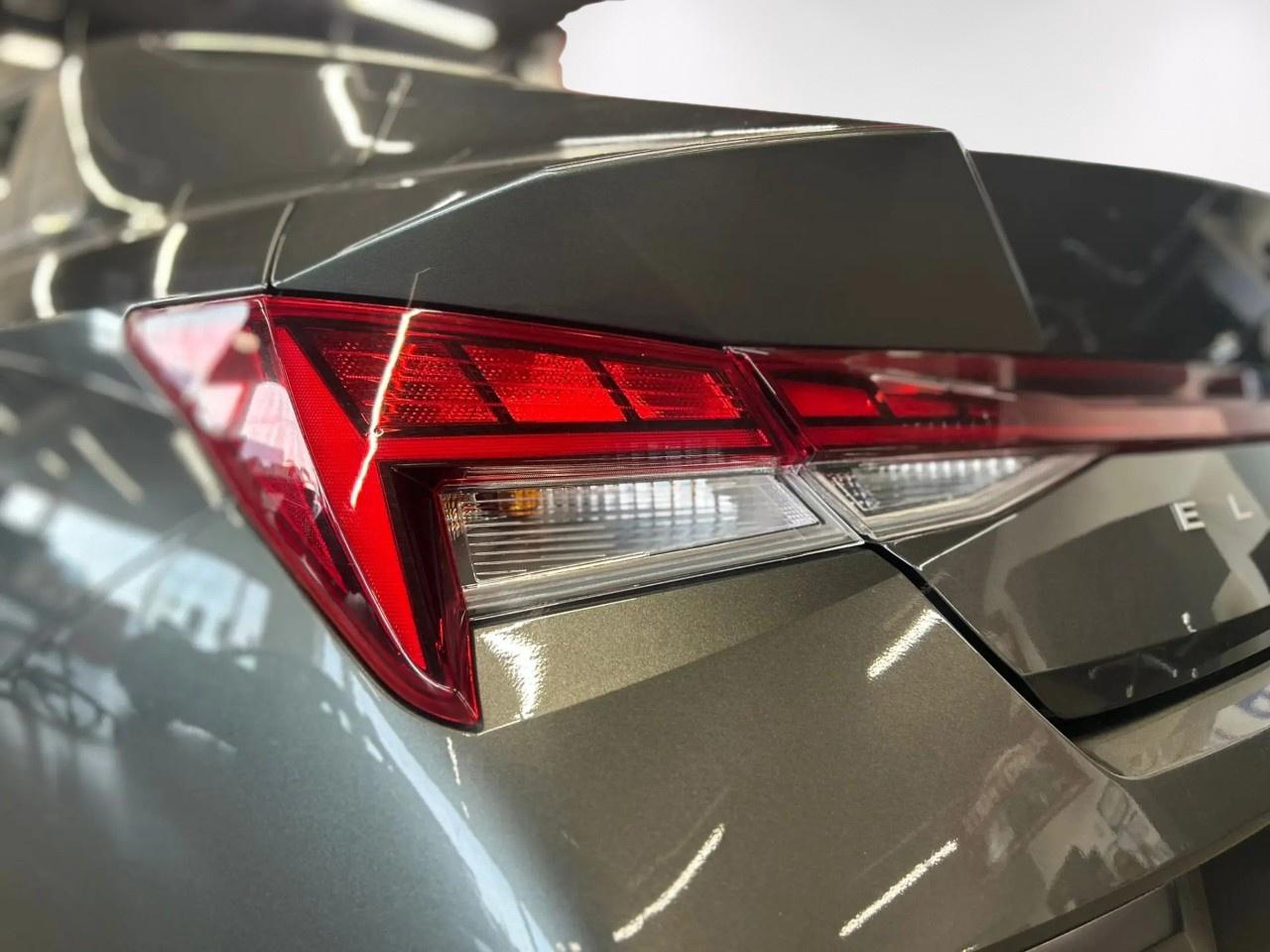 2025 Hyundai Elantra SEL Photo4